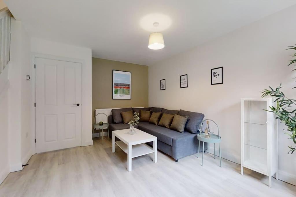 Oakwell View - Modern 3 Bed Holiday home Barnsley